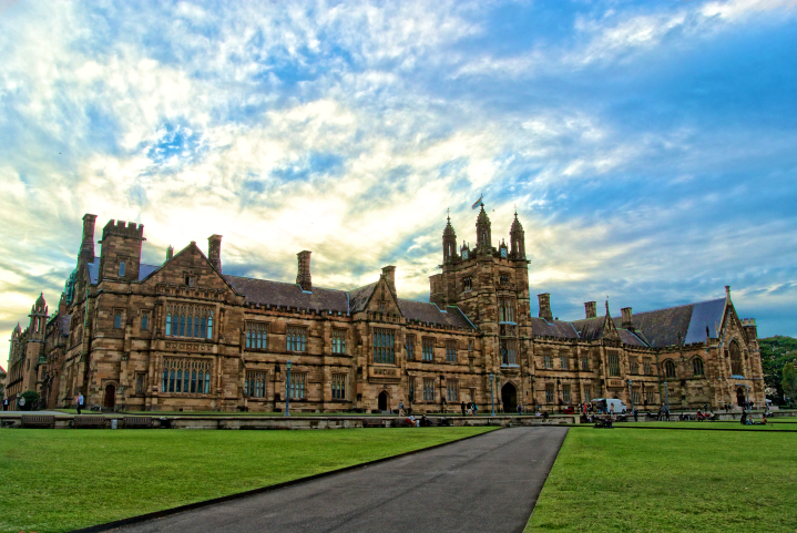 The_Main_Quadrangle_of_the_University_of_Sydney.png